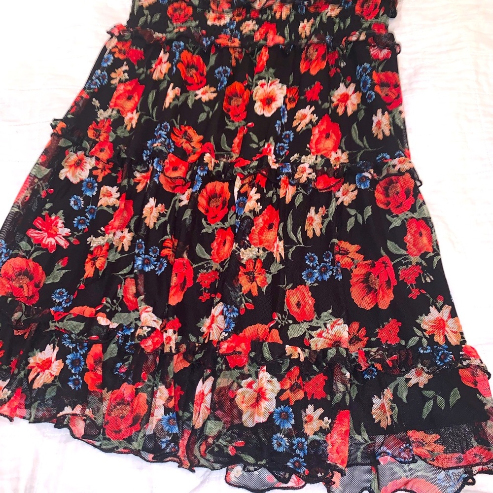 🌹CITY VIBE🌹NWT!FLORAL RUFFLE DRESS.BEAUTIFUL AND SASSY!!! - Picture 6 of 11